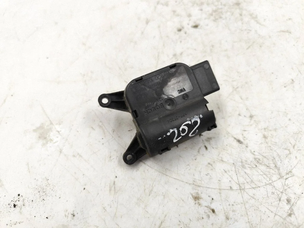 Gaisa aizvara motoriņš/aktuators A1698201C42