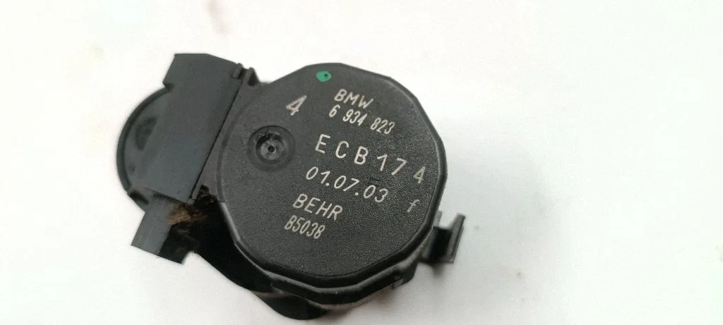 Air flap motor/actuator 6934823