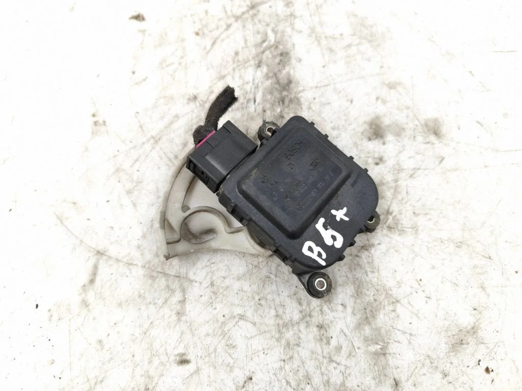 Air flap motor/actuator 8D1820511E