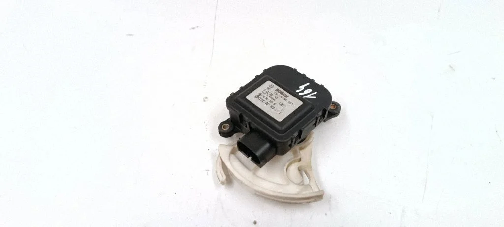 Gaisa aizvara motoriņš/aktuators 8D1820511E