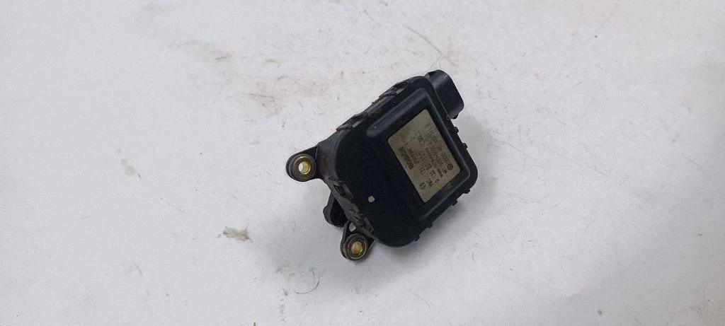 Air flap motor/actuator 4B1820511D