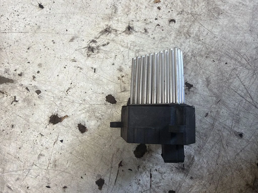 Heater blower motor/fan resistor 52016537