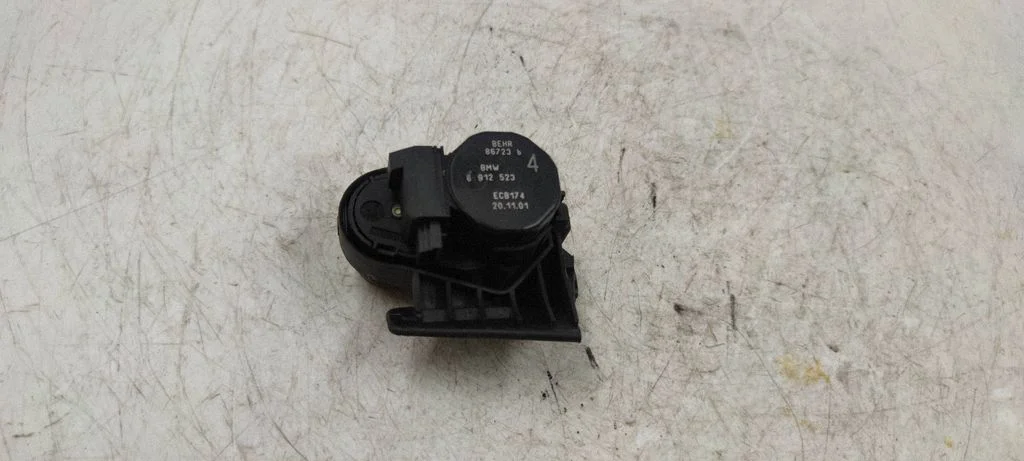 Air flap motor/actuator 6912523
