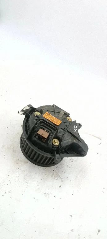 Krāsniņas ventilators/pūtējs 8E1820021E