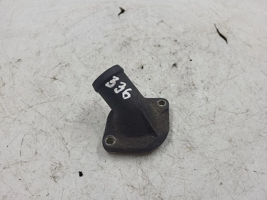 Engine coolant pipe/hose