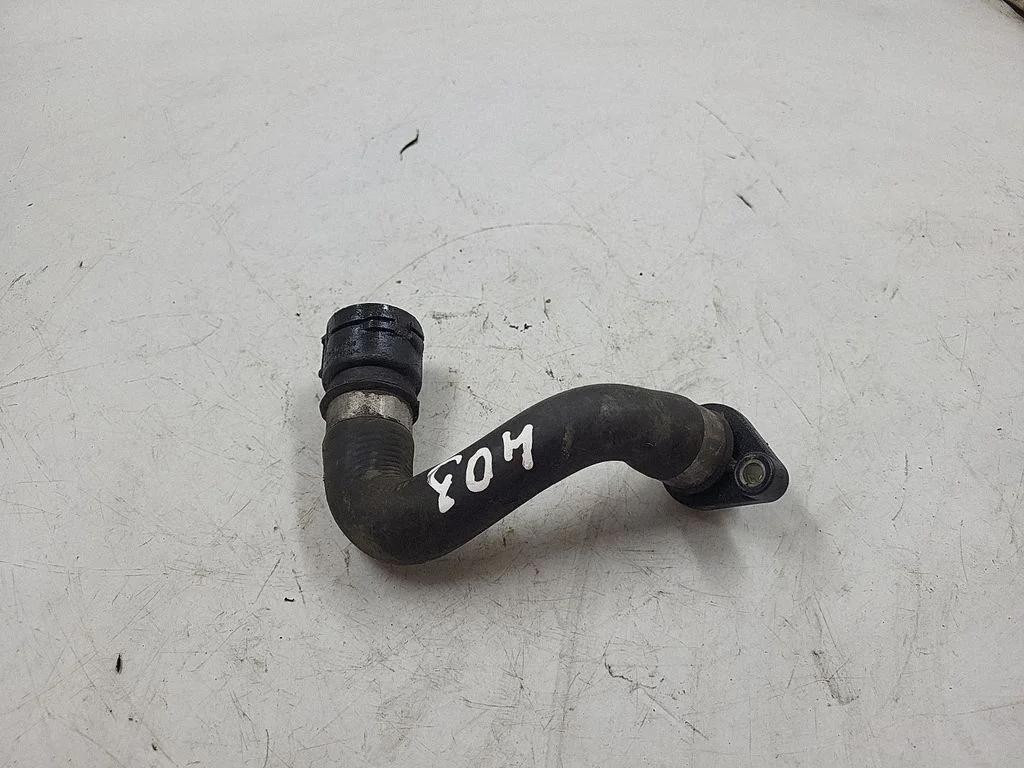 Engine coolant pipe/hose