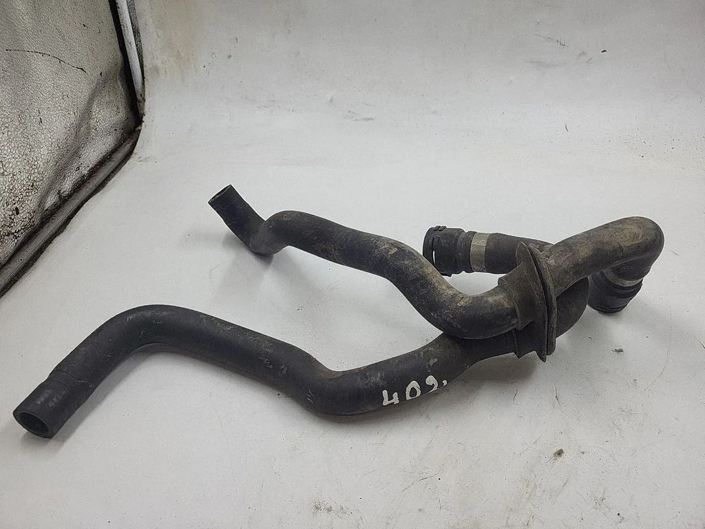 Engine coolant pipe/hose