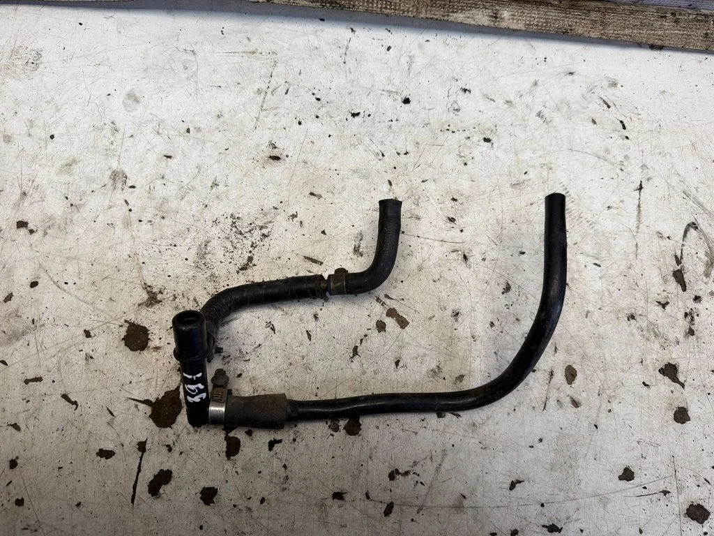 Engine coolant pipe/hose