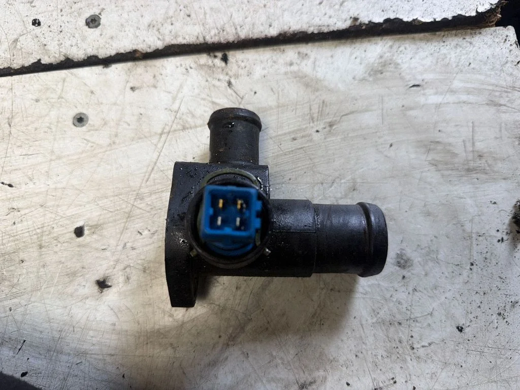 Engine coolant pipe/hose – Audi A4 S4 B5 8D (1994-1999)