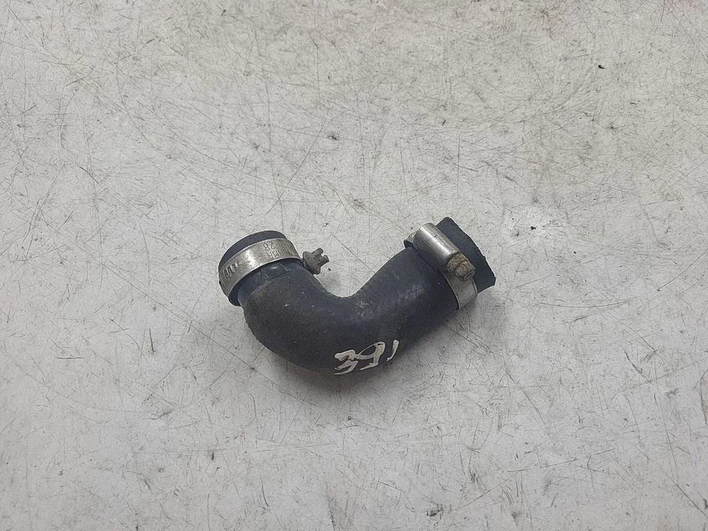 Engine coolant pipe/hose