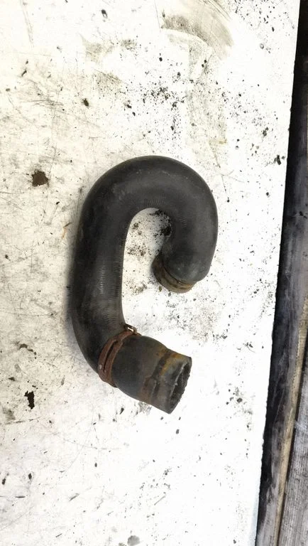 Engine coolant pipe/hose 1301637