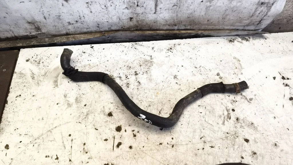 Engine coolant pipe/hose
