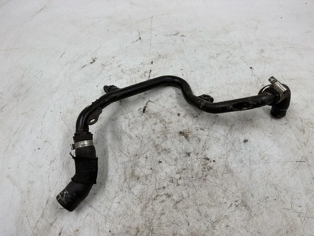 Motora dzesēšanas caurule (-es)/šļūtene (-es) 059121070E