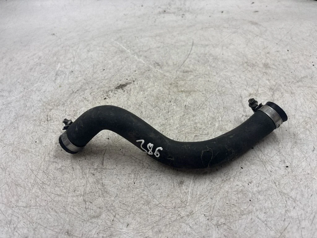 Engine coolant pipe/hose