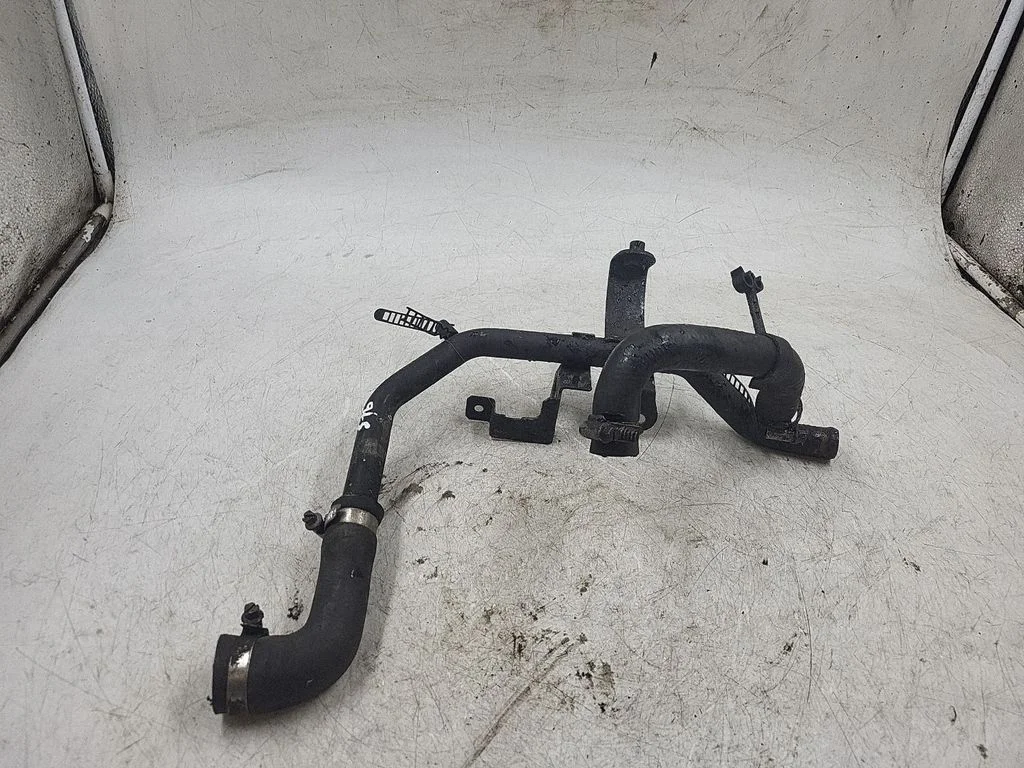 Engine coolant pipe/hose