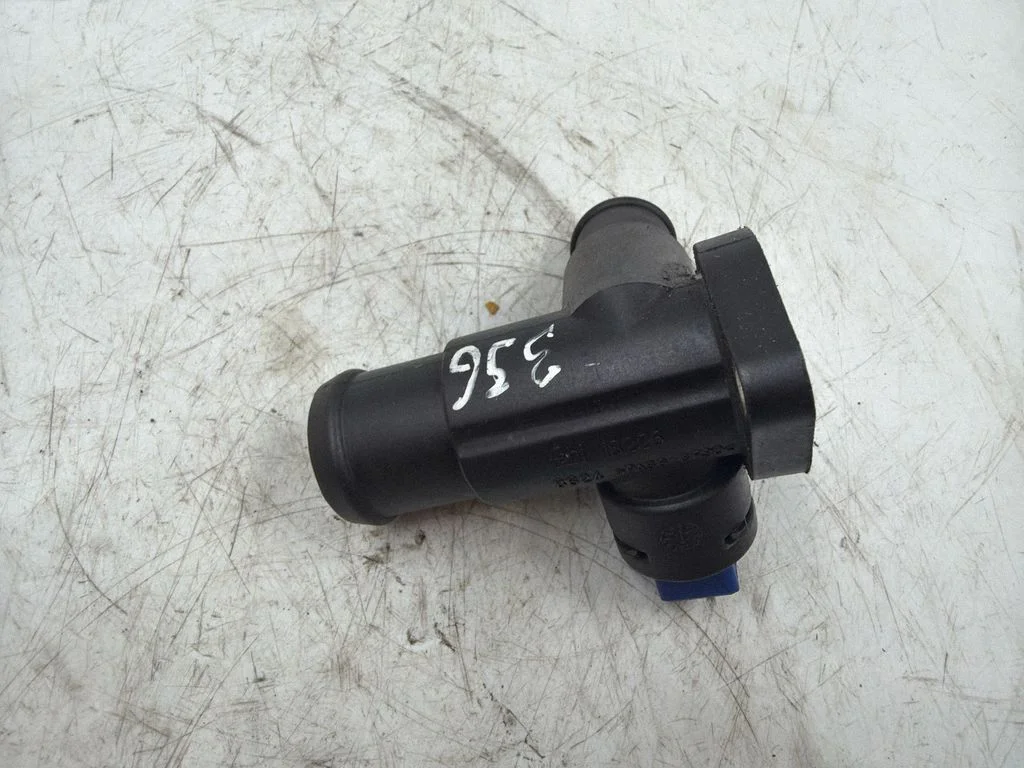 Engine coolant pipe/hose 18226