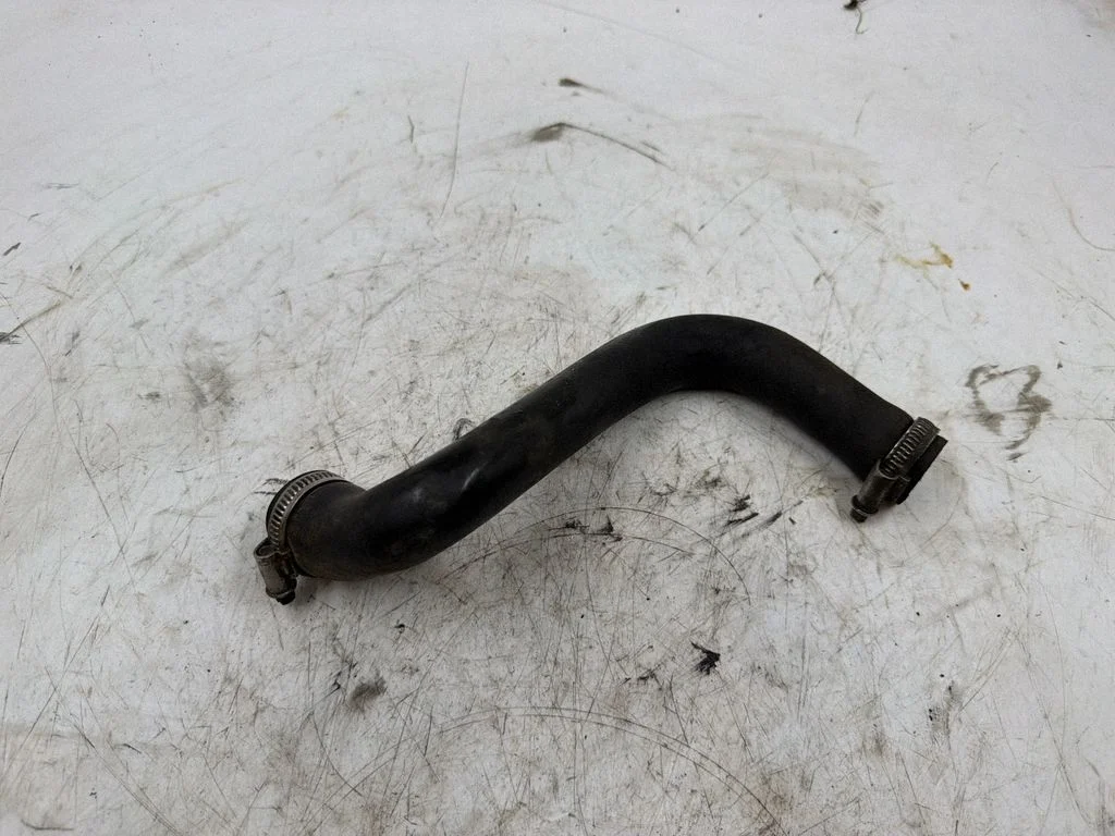 Engine coolant pipe/hose