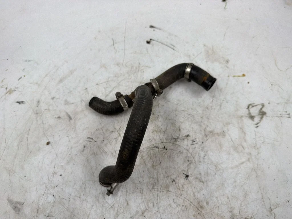 Engine coolant pipe/hose