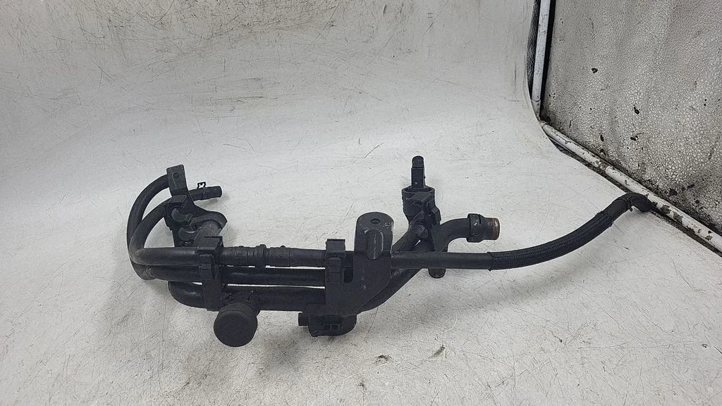 Engine coolant pipe/hose