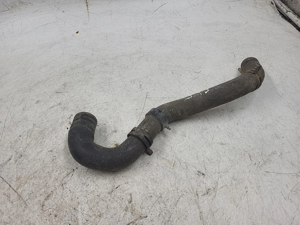 Engine coolant pipe/hose