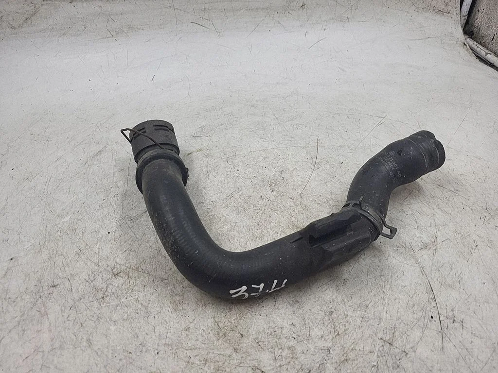 Engine coolant pipe/hose