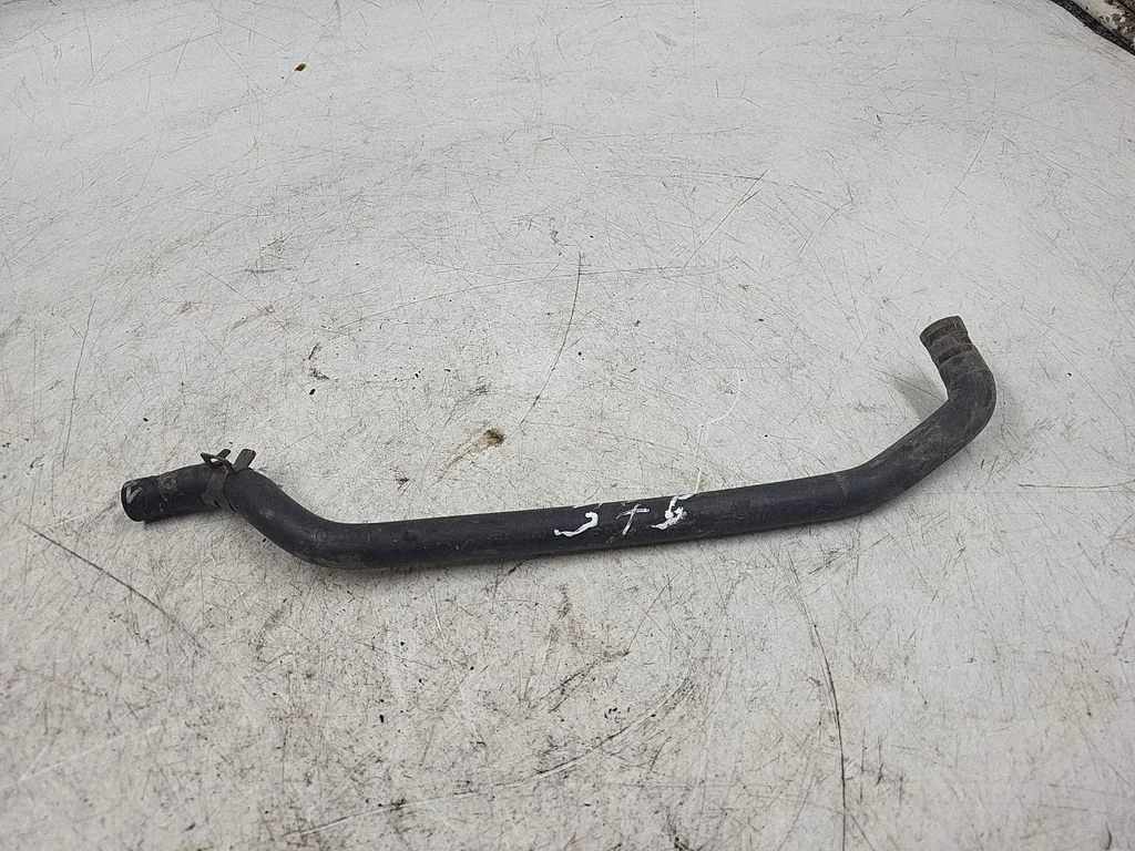 Engine coolant pipe/hose