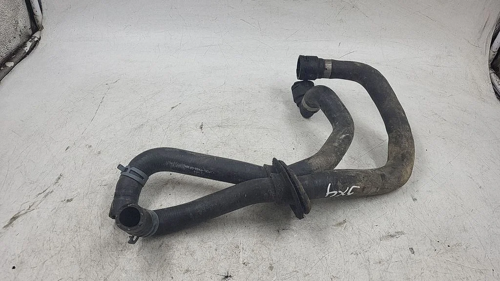 Engine coolant pipe/hose