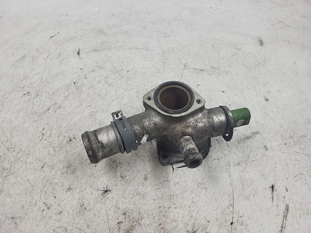 Engine coolant pipe/hose 038121133A