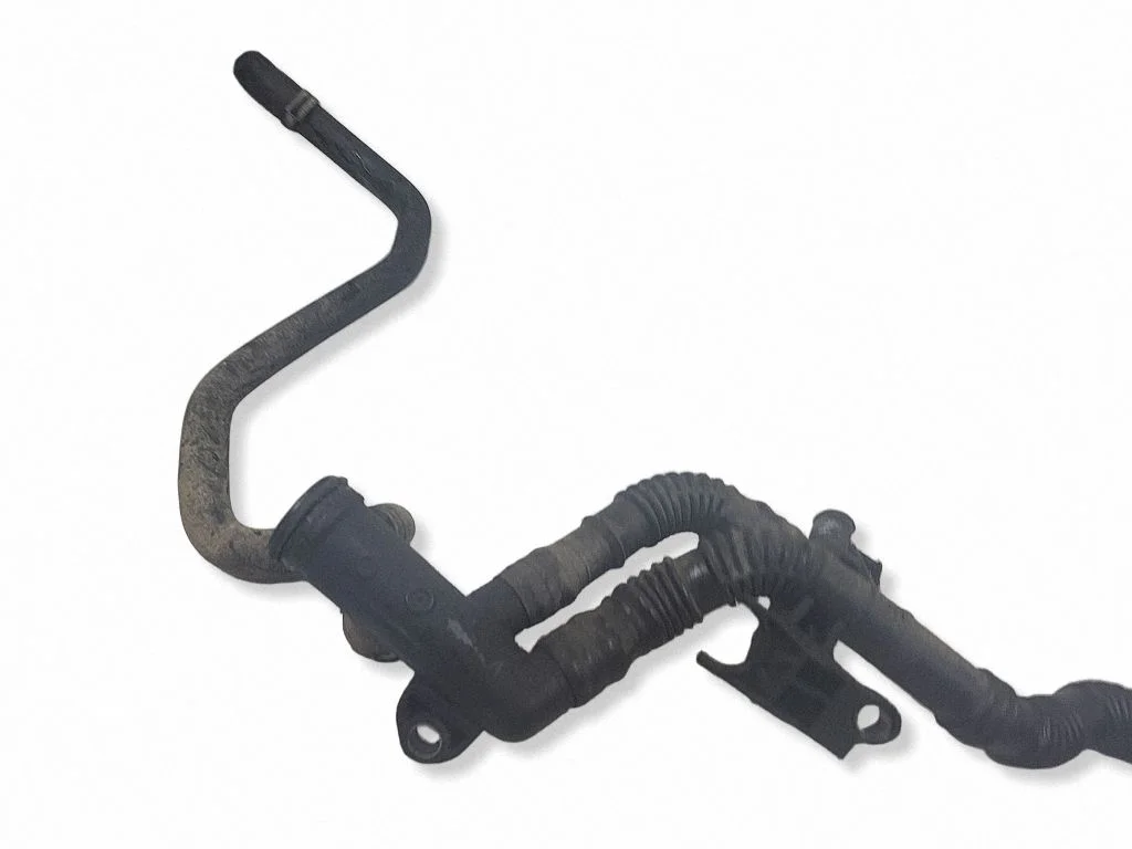 Engine coolant pipe/hose