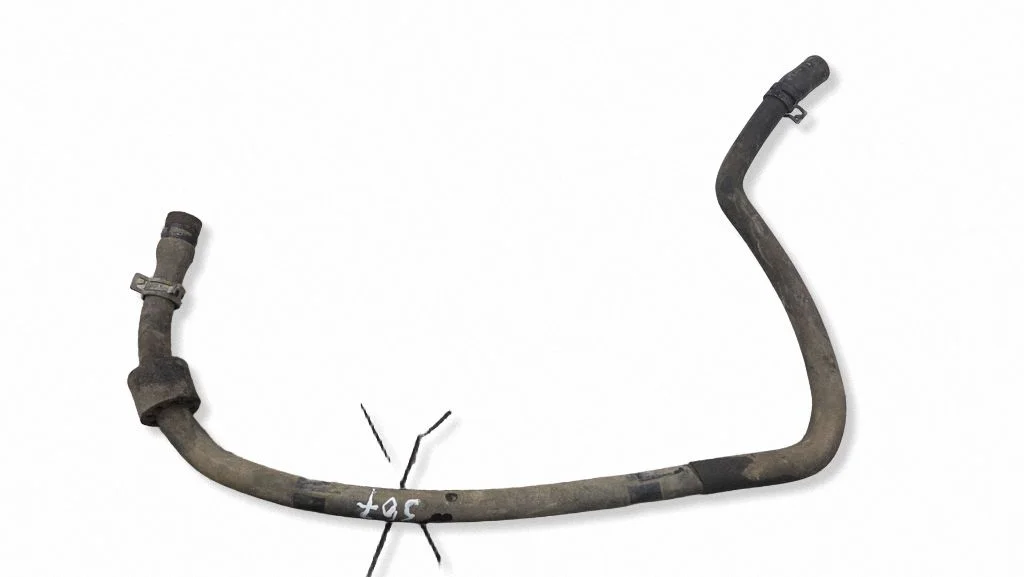 Engine coolant pipe/hose