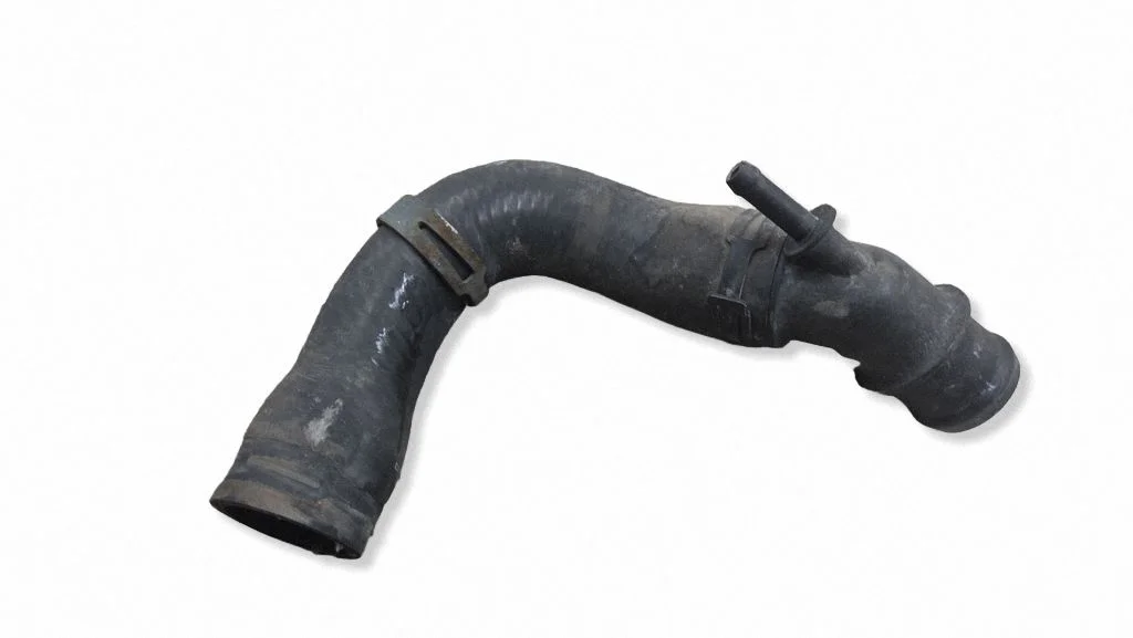Engine coolant pipe/hose