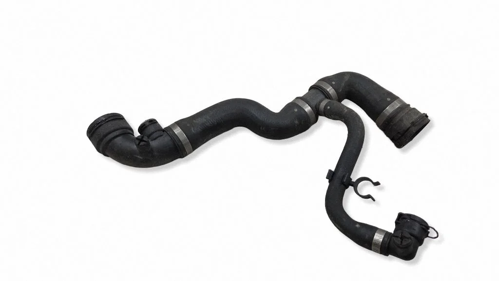 Engine coolant pipe/hose