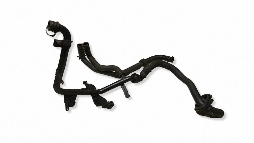 Engine coolant pipe/hose
