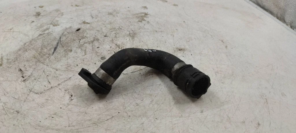 Engine coolant pipe/hose 3270et