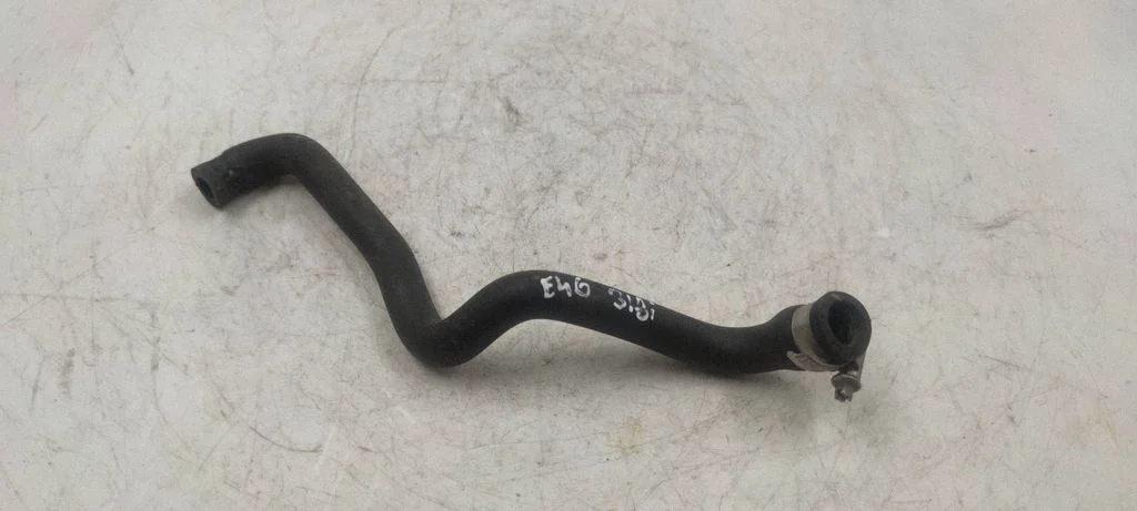 Engine coolant pipe/hose