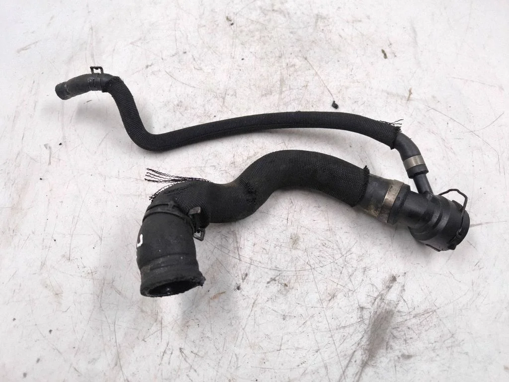 Engine coolant pipe/hose