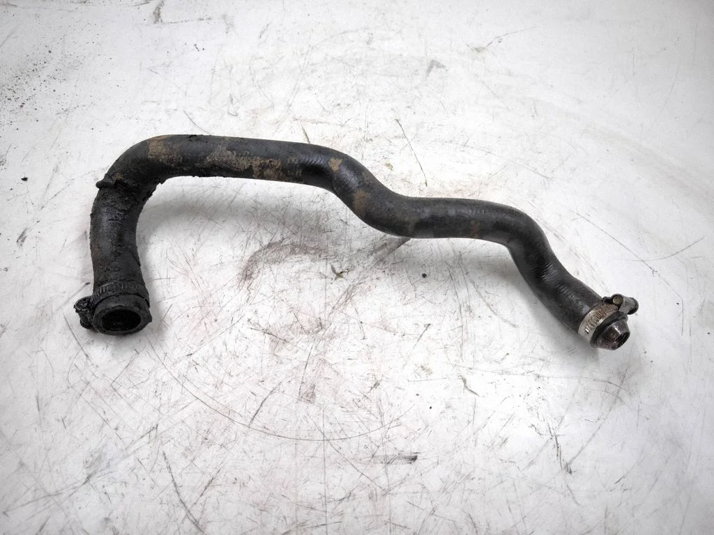 Engine coolant pipe/hose