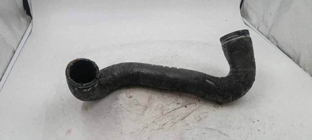 Engine coolant pipe/hose 28216