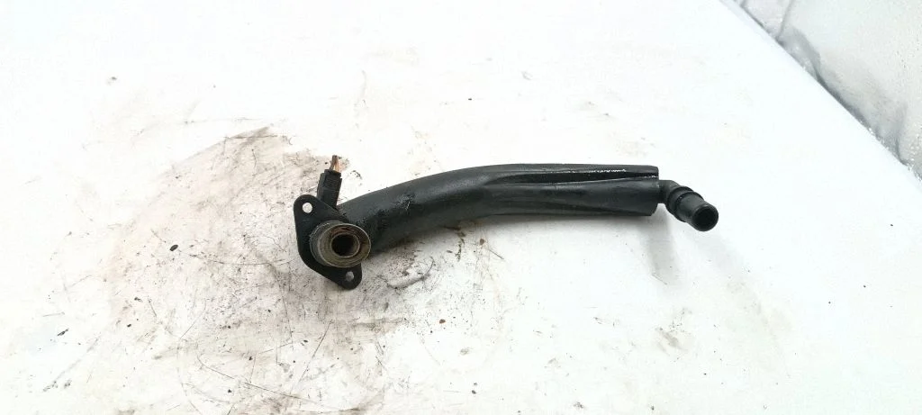 Engine coolant pipe/hose