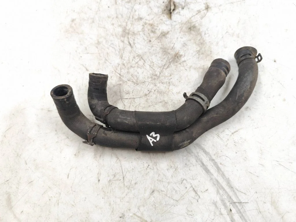Engine coolant pipe/hose
