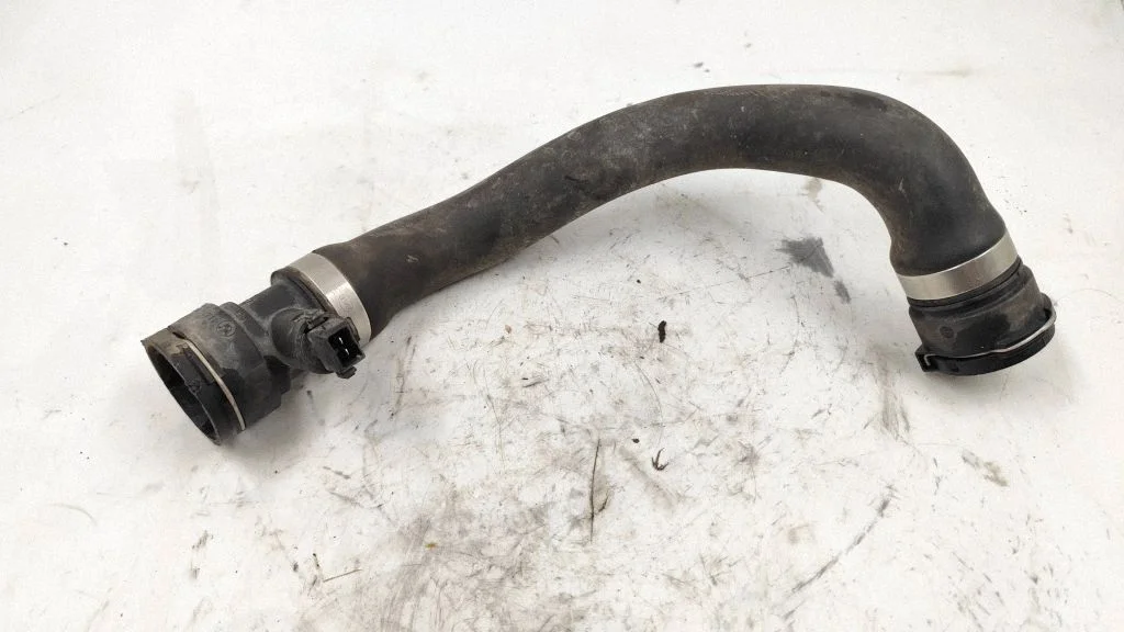 Engine coolant pipe/hose 1435372