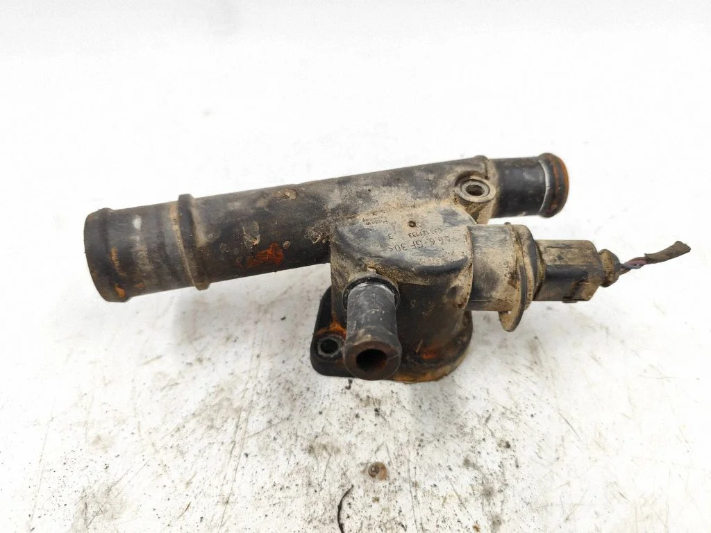Engine coolant pipe/hose 038121133