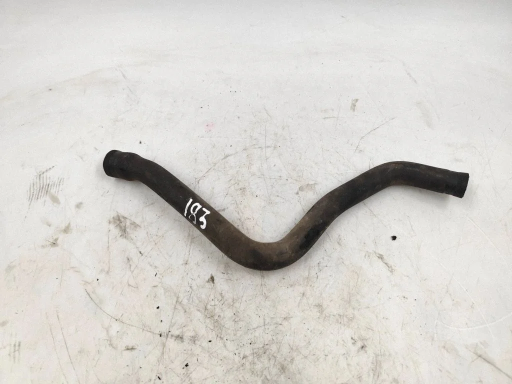 Engine coolant pipe/hose