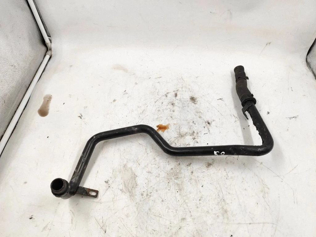 Engine coolant pipe/hose