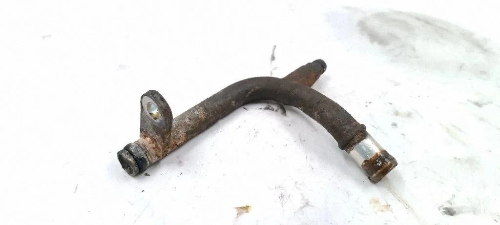 Engine coolant pipe/hose