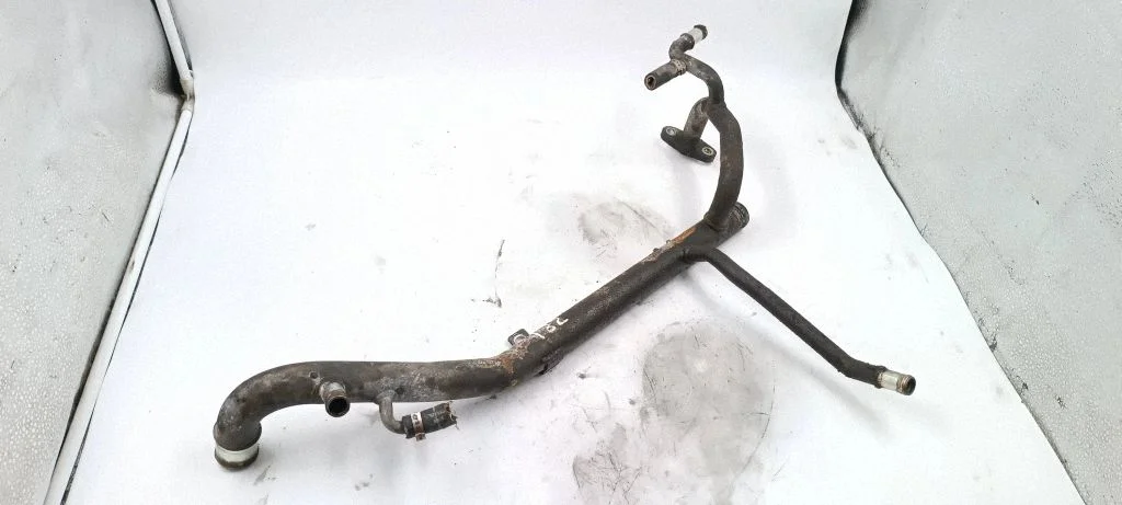 Engine coolant pipe/hose
