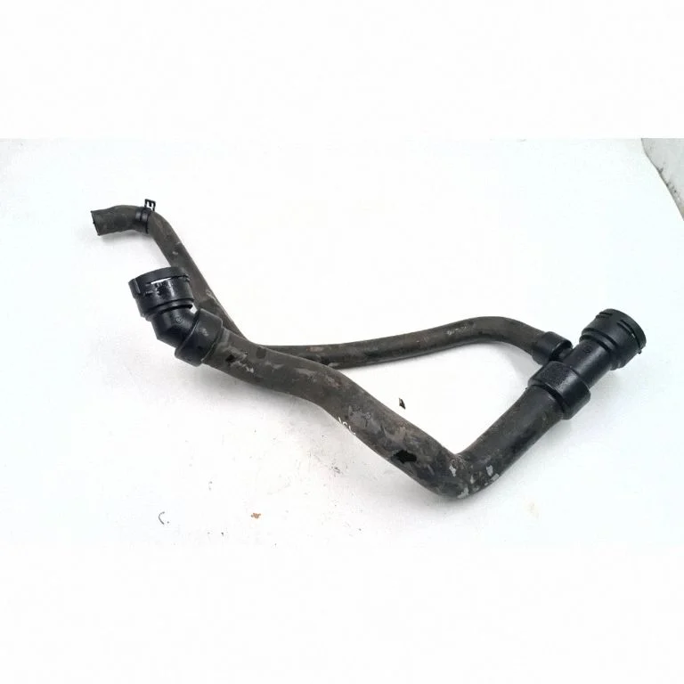 Motora dzesēšanas caurule (-es)/šļūtene (-es) 8D0121055
