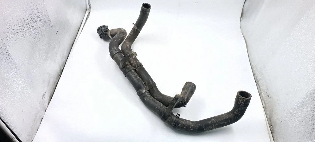 Engine coolant pipe/hose 7L0122101H