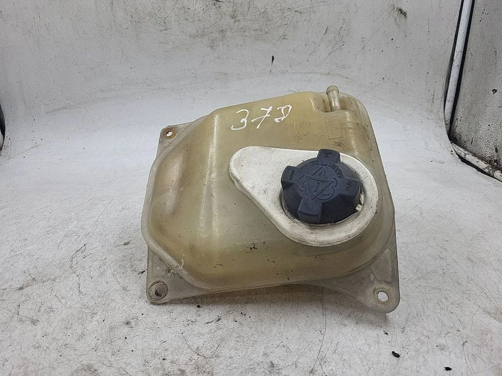 Coolant expansion tank/reservoir