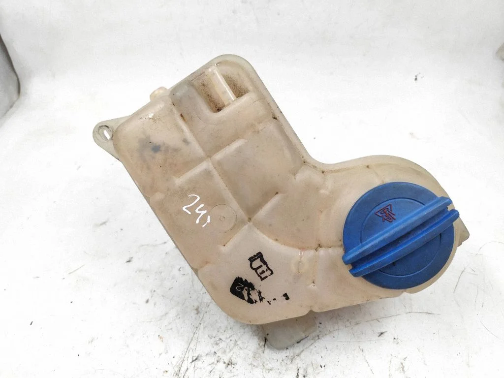 Jahutusvedeliku paisupaak – Audi A4 S4 B7 8E 8H (2005-2008)